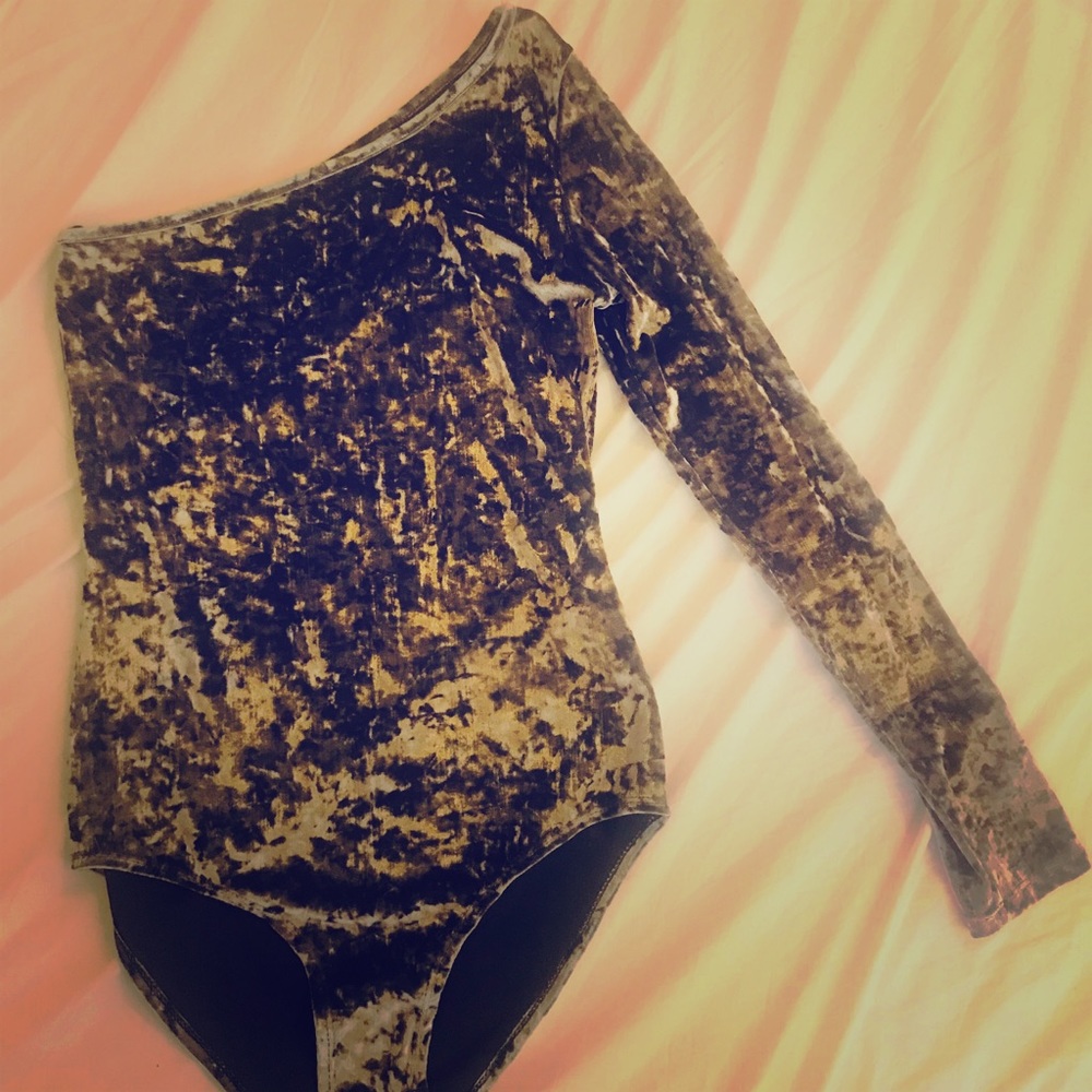 Crush Velvet silver off the shoulder bodysuit